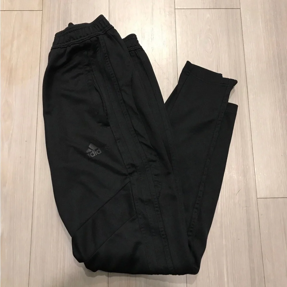 Adidas jogger set - Picture 3 of 3